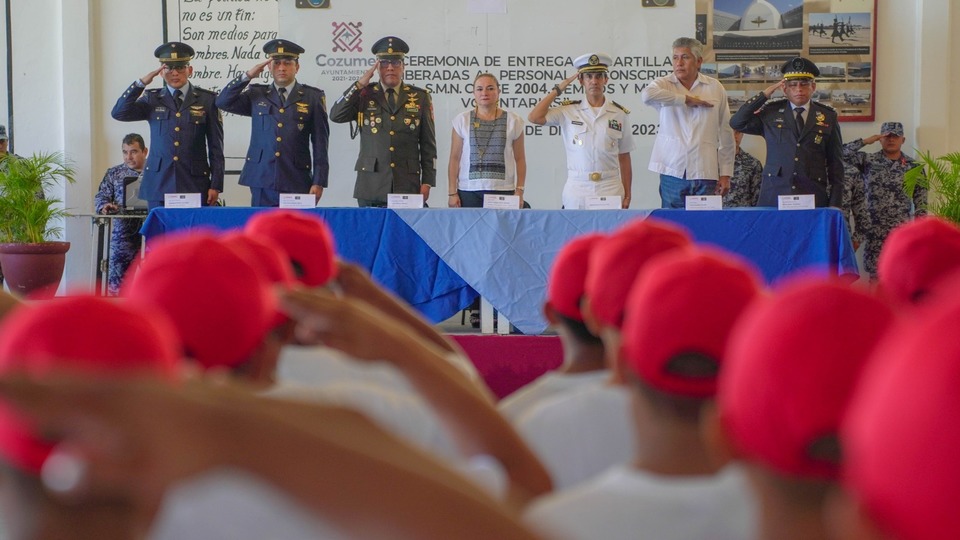 Entrega Juanita Alonso Cartillas Liberadas Al Personal De SMN