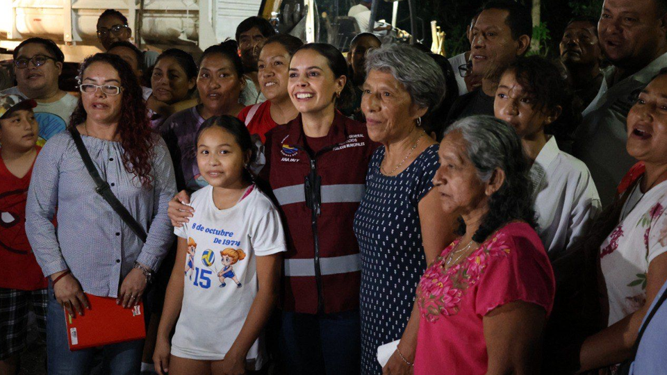 Ana Paty Peralta Y Vecinos De La Trabajan Por Un Canc N Limpio