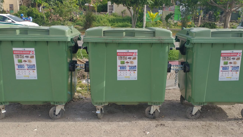 Reportan el robo de contenedores de basura que serían instalados