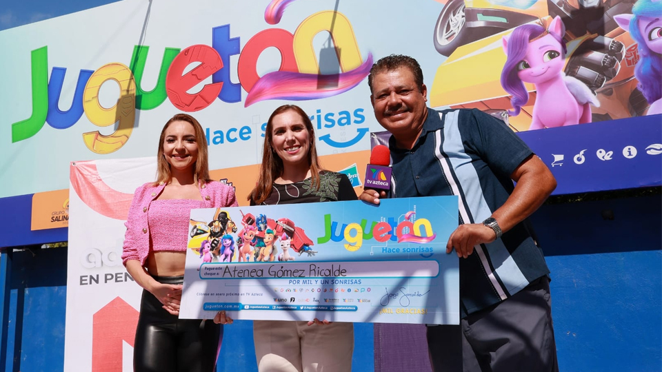 Atenea Gómez entrega kits a las abuelitas y abuelitos que participarán en  los Juegos Estatales Deportivos y Culturales - Cancun Time